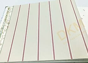 İthal Blooming Garden 131-8381 İnce şerit çizgili Duvar Kağıdı 10m²